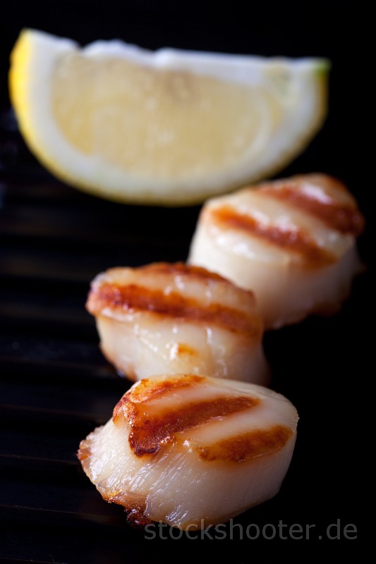 _MG_1932_scallops.jpg - closeup of two grilled scallops