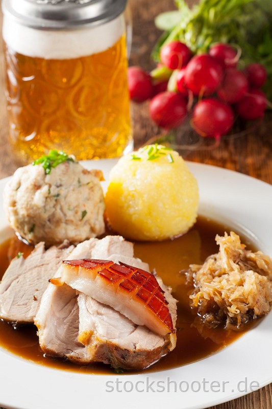 _MG_9079_schweinzi.jpg - bavarian roasted pork with beer