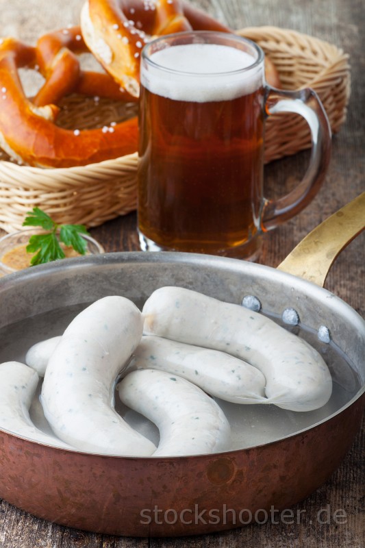 _MG_9109_ww.jpg - bavarian white sausages with pretzel