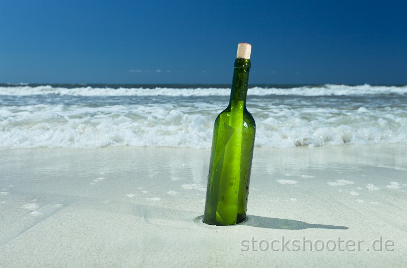 _MG_0002_miab.jpg - message in a bottle on a beach